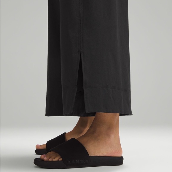 Lululemon Navy Stretch Woven High-Rise Wide-Leg Cropped Pants - Picture 7 of 7